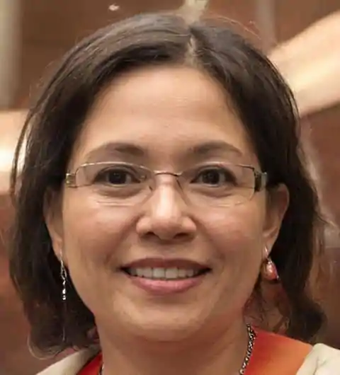 Sophie Zhang Headshot